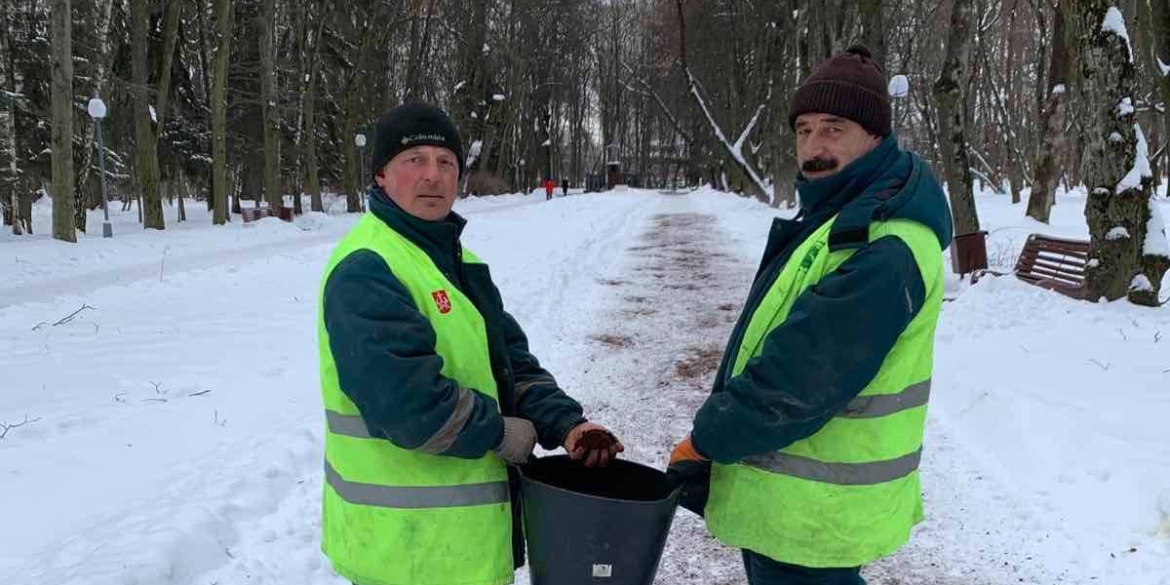 Алеї Центрального парку Леонтовича у Вінниці посипатимуть кавовою гущею