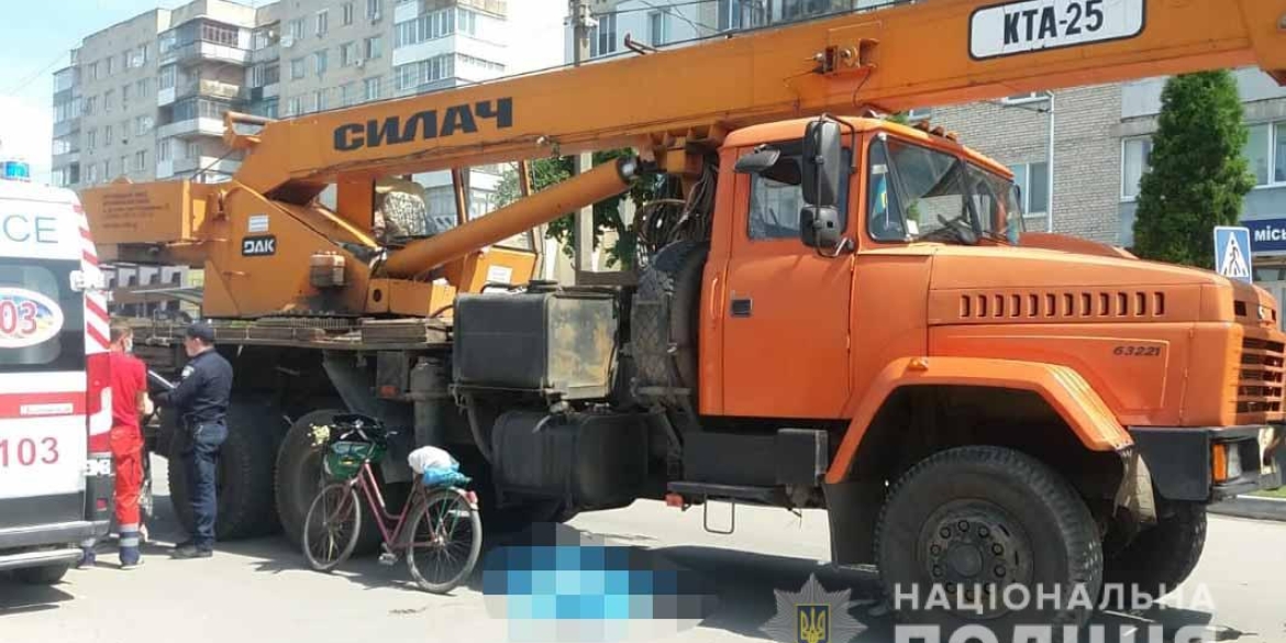 У Гнівані на "зебрі" водій вантажівки на смерть збив жінку