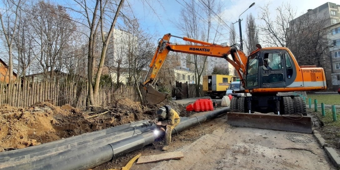 У Вінниці на проспекті Космонавтів ремонтують теплотрасу