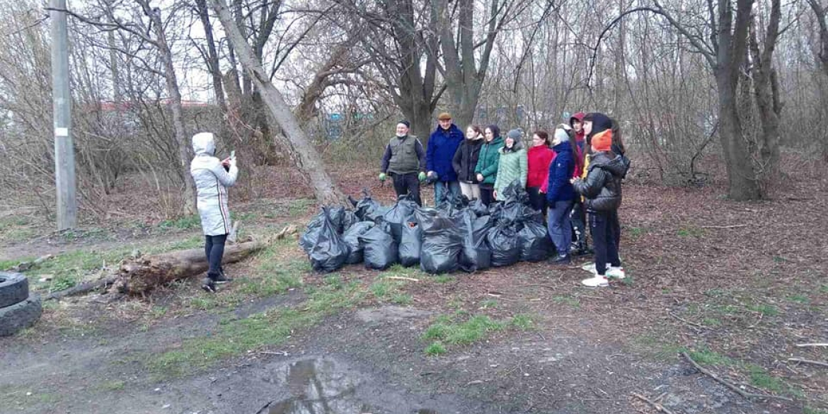 У Вінниці молодь долучилась до прибирання міста