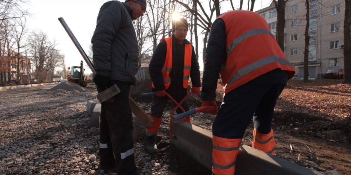 В Агрономічному ремонтують одну з центральних доріг