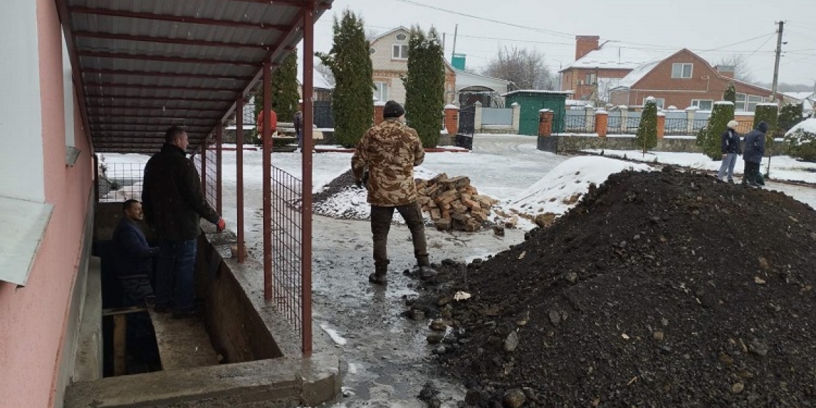 В ліцеї №3 у Калинівці облаштовують тимчасове укриття для учнів