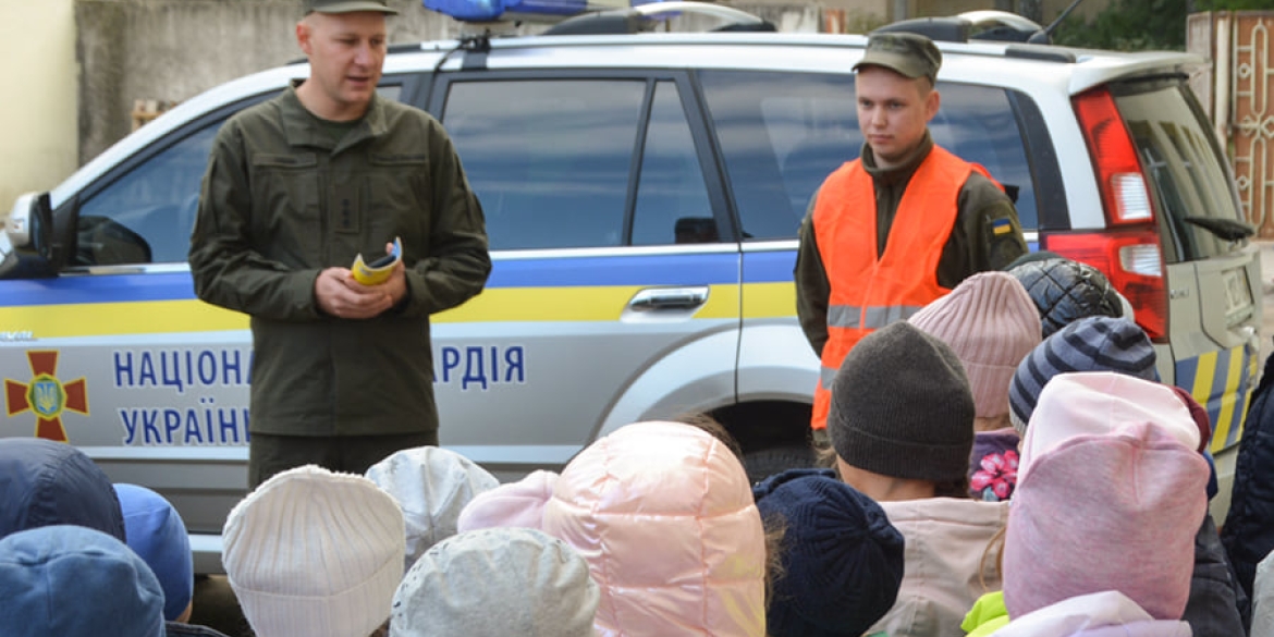 У Вінниці Нацгвардійці навчали школярів безпеки дорожнього руху