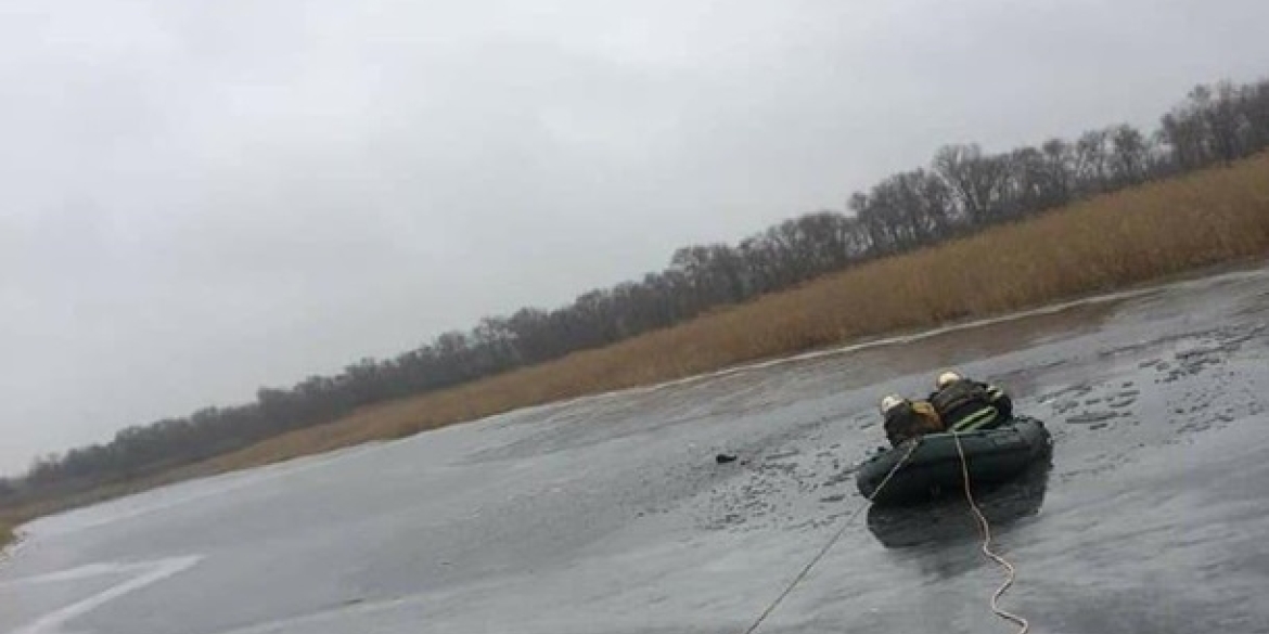 В Ладижині з Південного Бугу врятували двох людей