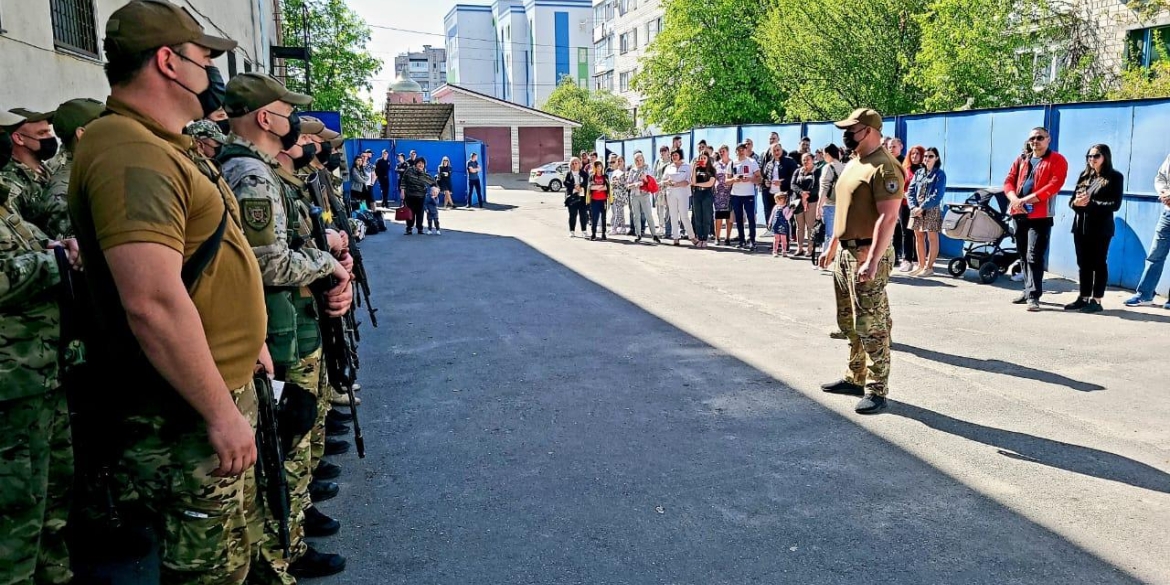 Після двох місяців служби на Сході до Вінниці повернувся спецзагін правоохоронців