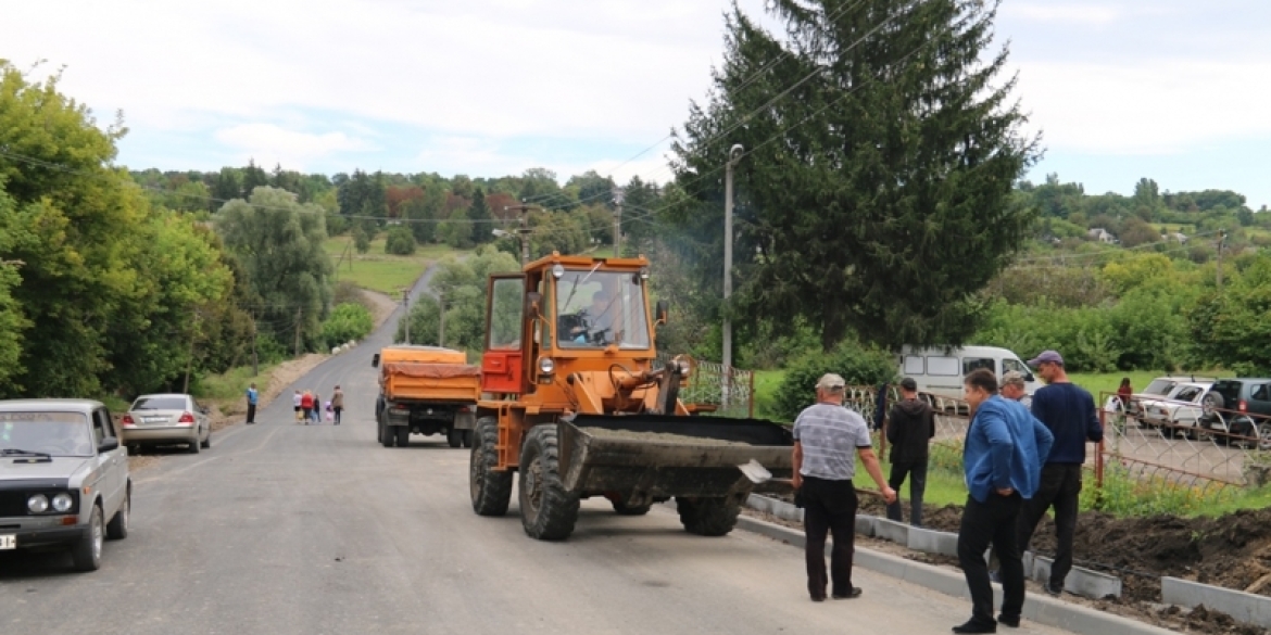 Ремонт комунальної дороги у селі Качківка завершується