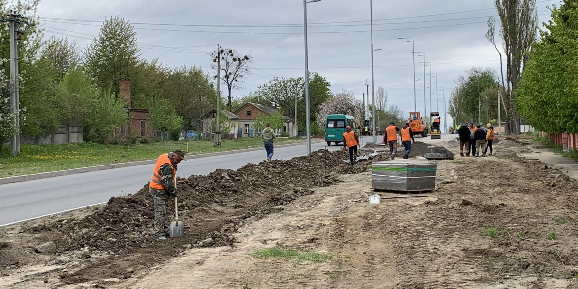 На Сабарівському шосе готують вже другу ділянку під асфальтування