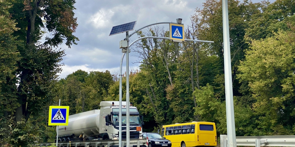 На в'їздах до Писарівки та Щіток встановлюють світлофори