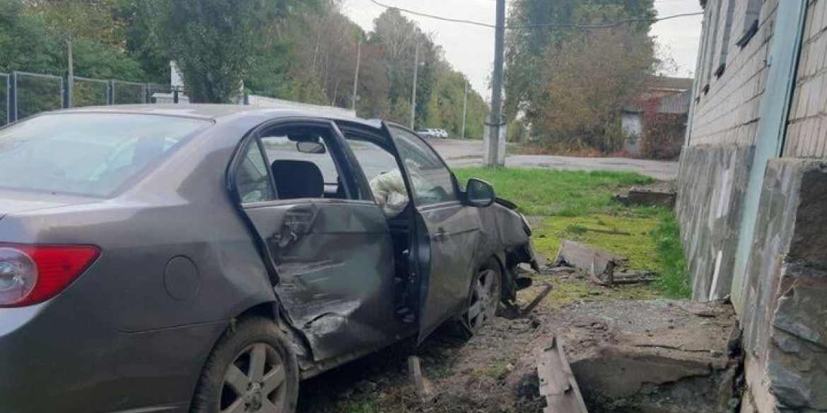 «Не помітив будинок»: у Вінниці п’яний керманич Shevrolet скоїв ДТП