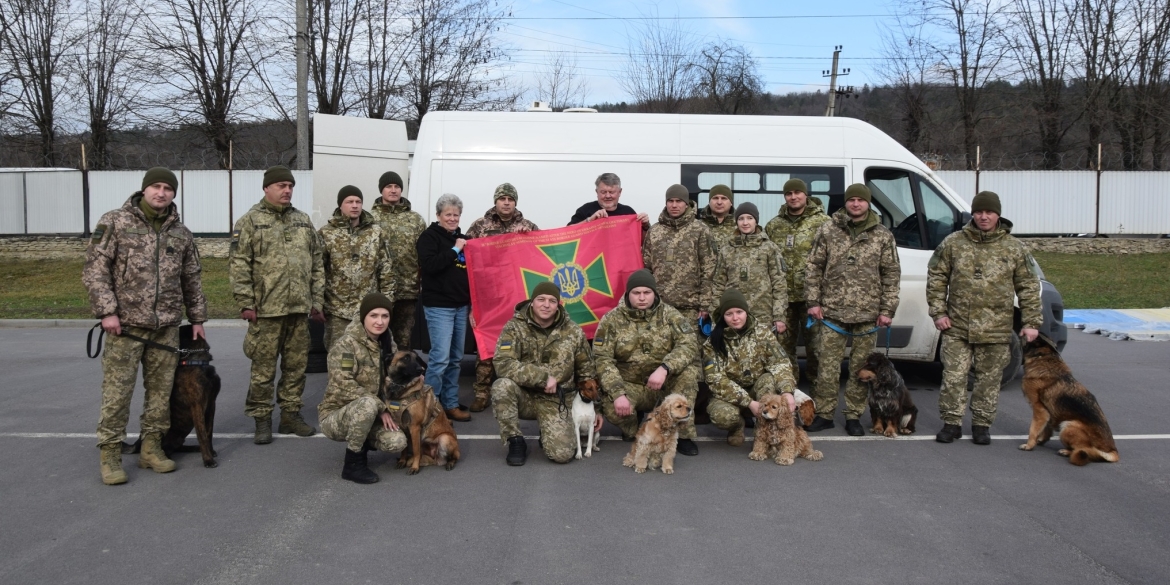 Авто для перевезення службових собак отримали прикордонники Вінниччини