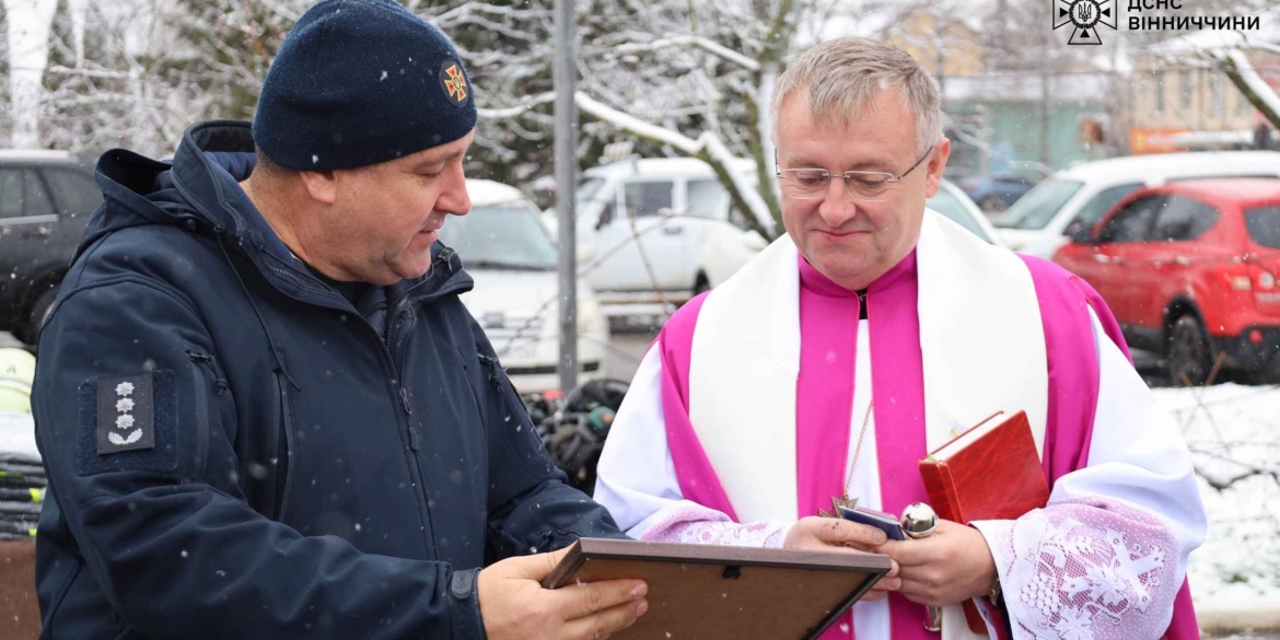 Автопарк рятувальників у Мурованих Курилівцях поповнили польські благодійники