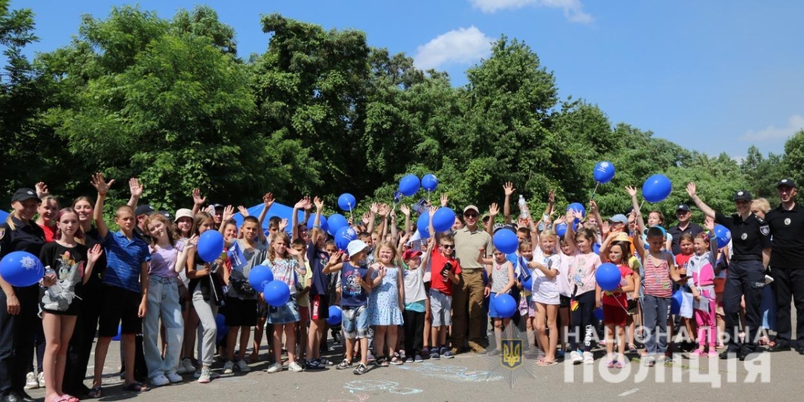 Вінницькі поліцейські влаштували свято для дітей та знайомили з особливостями роботи у поліції