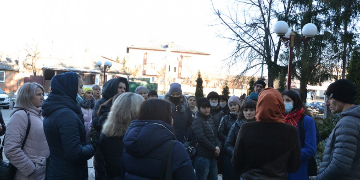 Хмільник протестує проти карантинної шкільної “дистанційки”