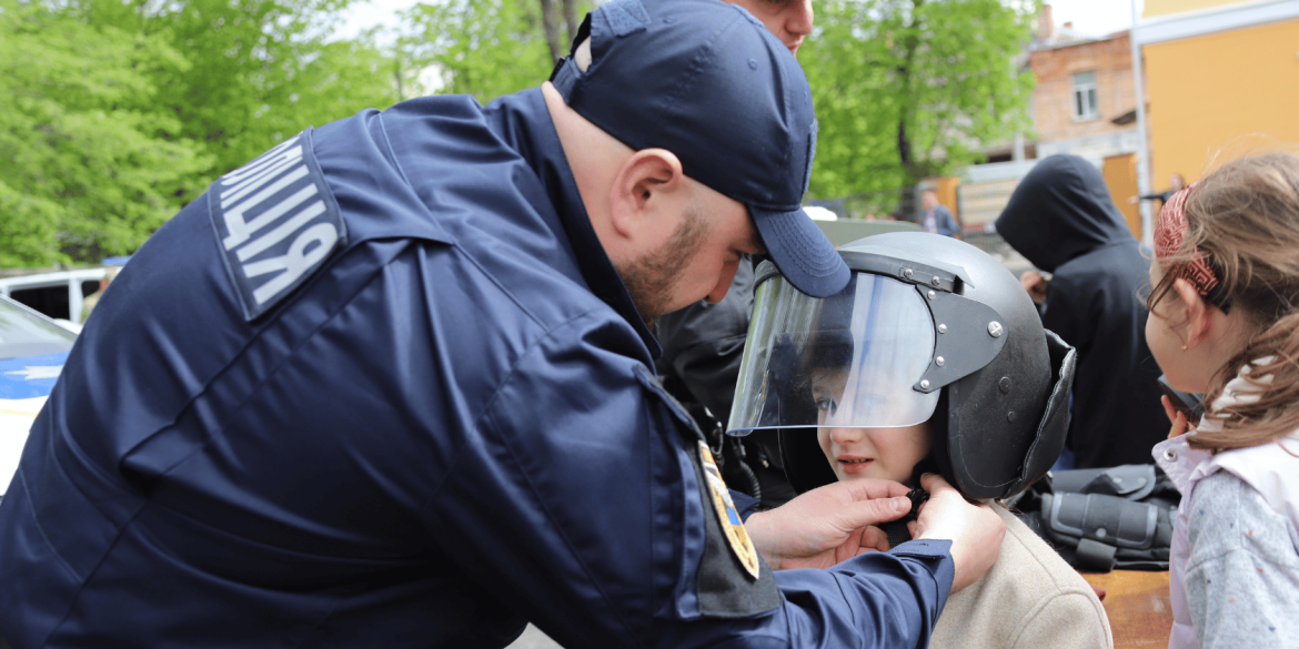 День цивільного захисту учні Вінницького ліцею №2 провели разом із поліцейськими та рятувальниками