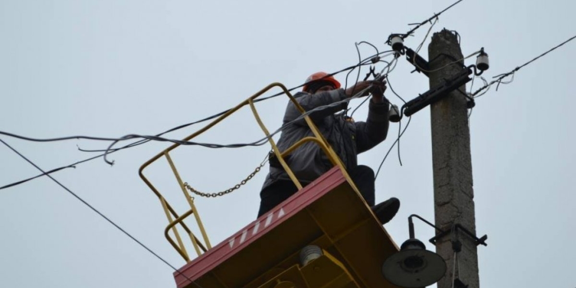 Енергетики Вінниці оперативно ліквідовують наслідки вчорашньої негоди