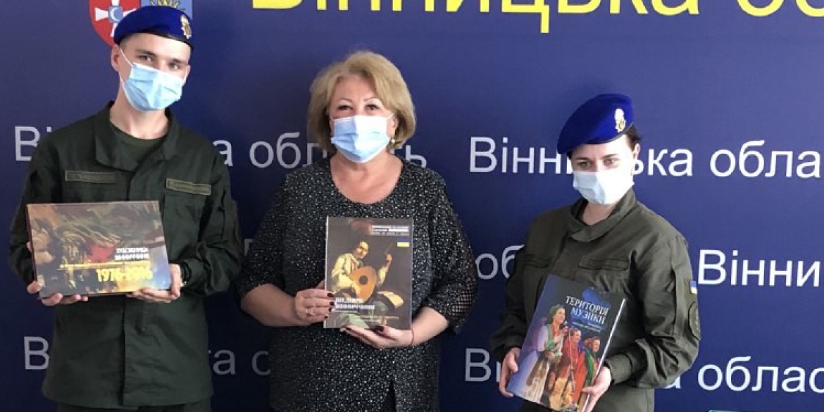 Бібліотека Військової частини 3008 поповнилась новими виданнями