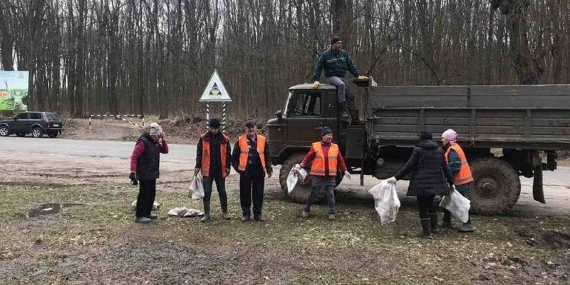 Тульчинські ліси активно прибирають від сміття