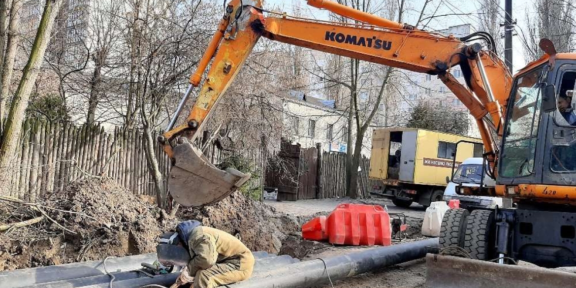 На проспекті Космонавтів у Вінниці ремонтують тепломережі