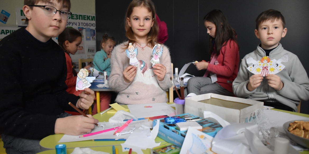 Маленькі вінничани долучилися до створення оберегів для захисників