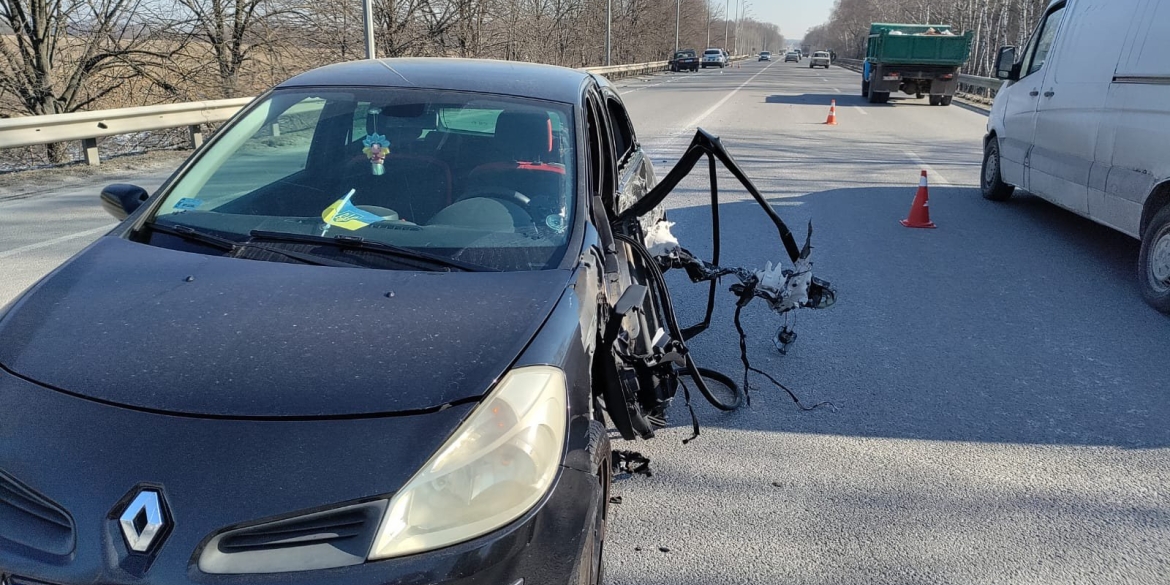 На об'їзній під Вінницею сталась потрійна аварія, один з водіїв - у лікарні