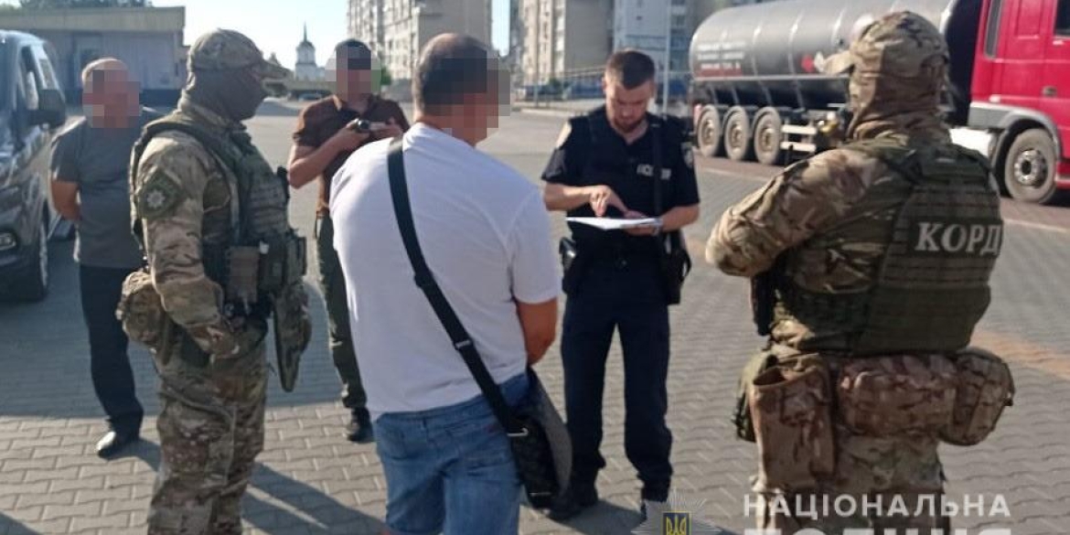 На Вінниччині харків'янин хотів "домовитись" з прикордонниками та втекти з країни