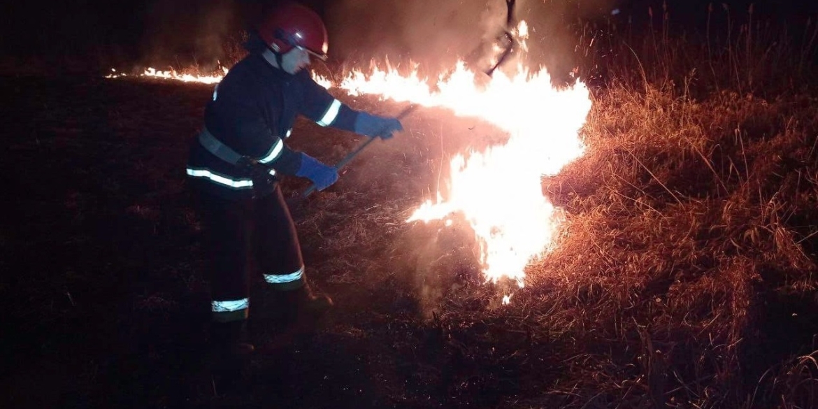 На Вінниччині рятувальники за день загасили понад 20 пожеж