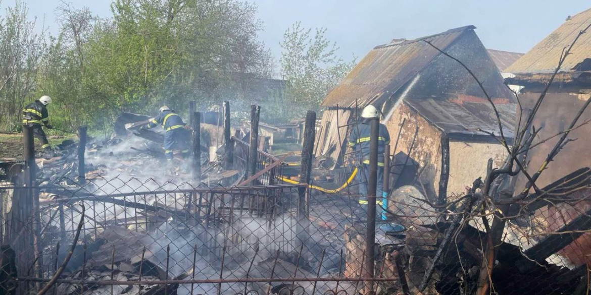 На Вінниччині за один день згоріли чотири господарчі будівлі 