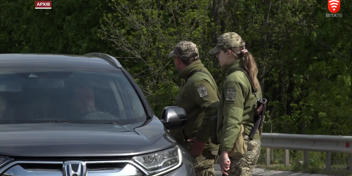 Нацгвардії можуть дозволити застосовувати кайданки, кийки та засоби примусової зупинки автомобіля