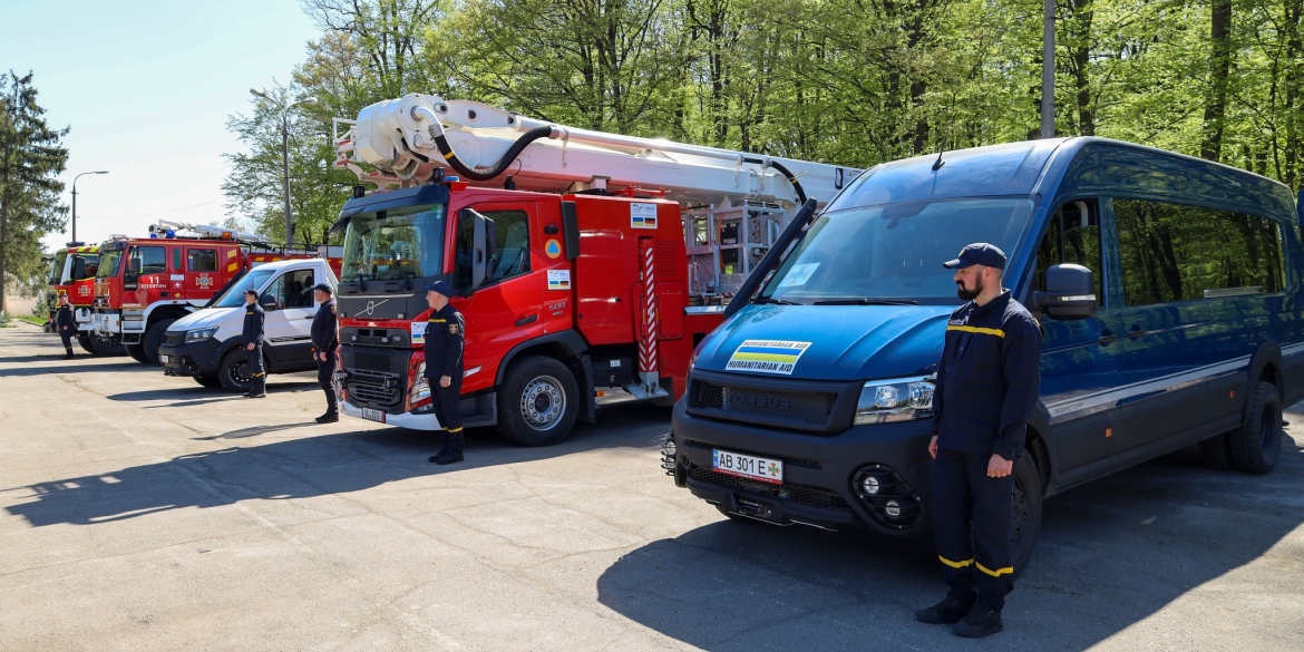 Новими сучасними спецавтівками поповнився автопарк рятувальників Вінниччини