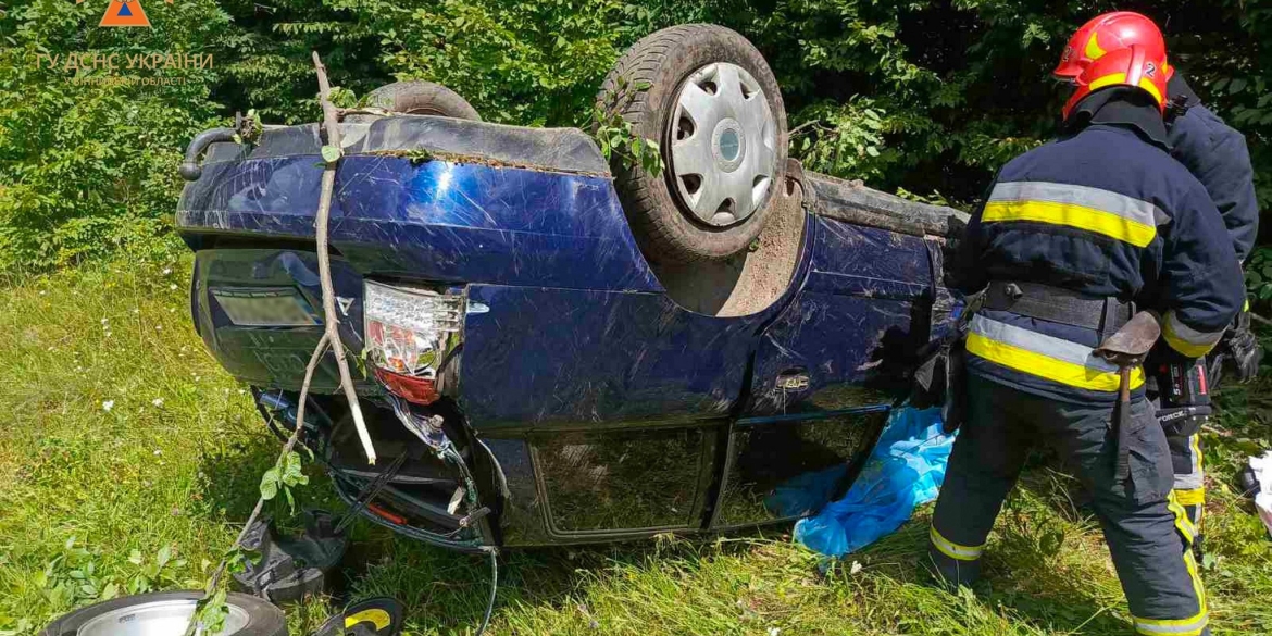 Поблизу Стрижавки сталася аварія - водій загинув, четверо людей постраждали