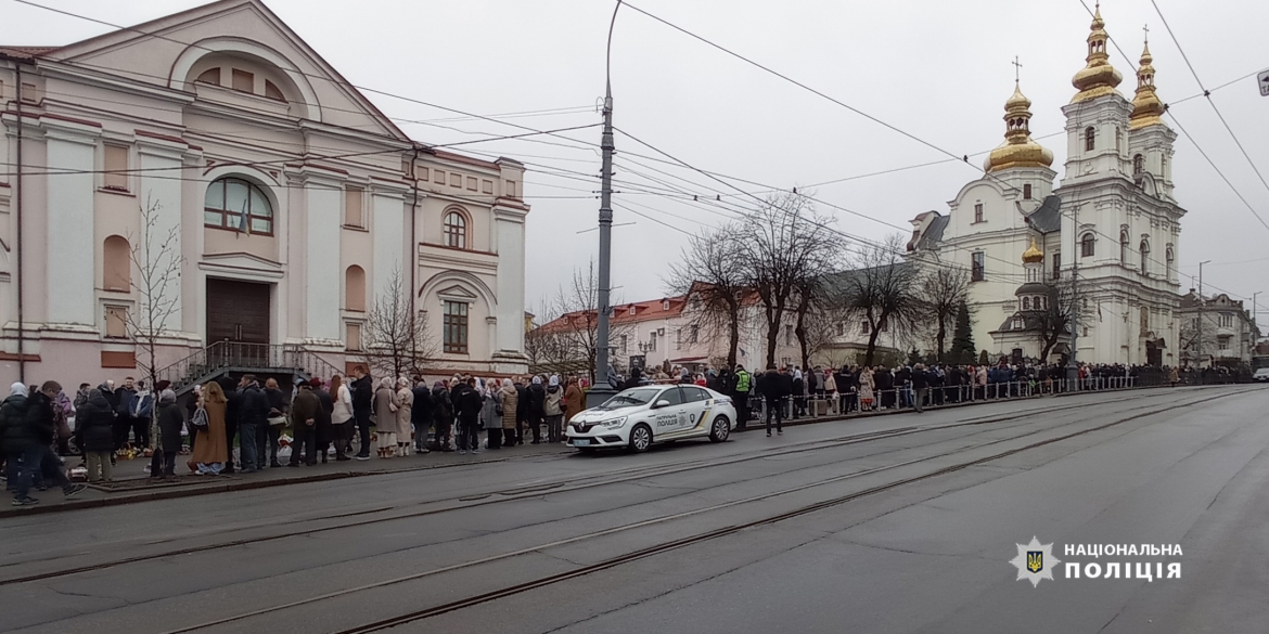 Поліцейські Вінниччини слідкують за порядком під час Великодніх свят