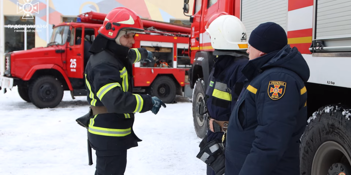 Понад 30 рятувальників гасили "пожежу" в ліцеї на Оратівщині