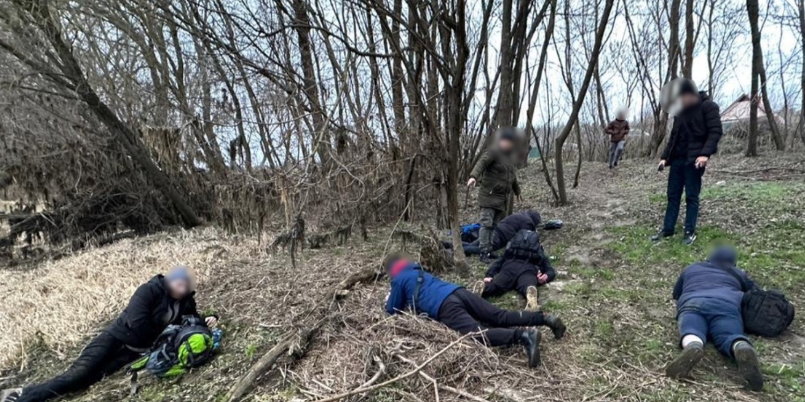 Правоохоронці Вінниччини перекрили нелегальний трансфер ухилянтів через кордон