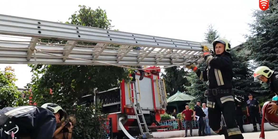 Рятували постраждалого з-під завалів: у ДСНС пройшли навчання