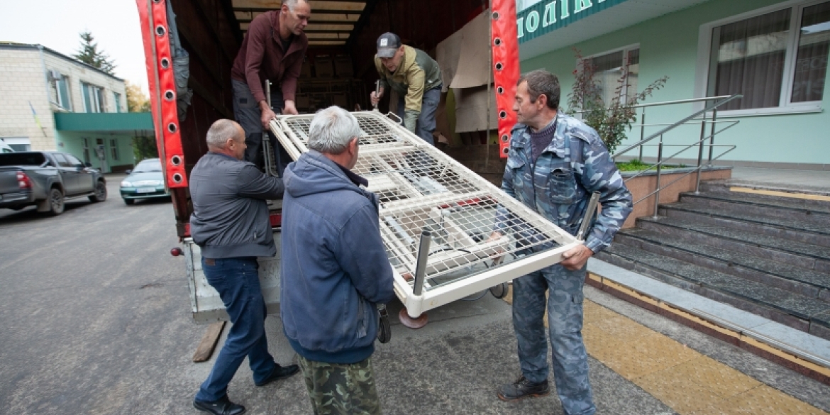 Шаргородська лікарня отримала матраци, тумбочки та спеціалізовані ліжка