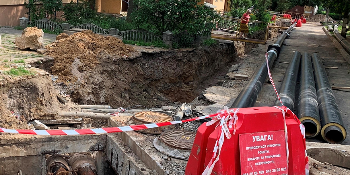 У двох вінницьких дворах на Вишеньці завершують заміну мереж водогону та каналізації