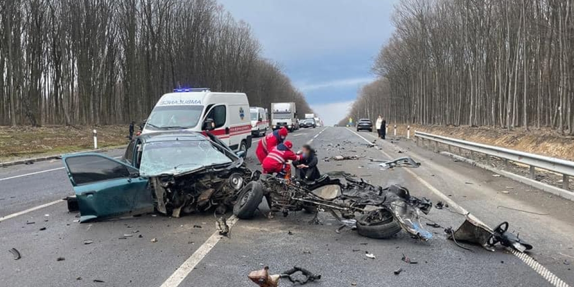 «Субару» під керуванням 74-річного жителя Вінниці потрапило у ДТП на Хмельниччині