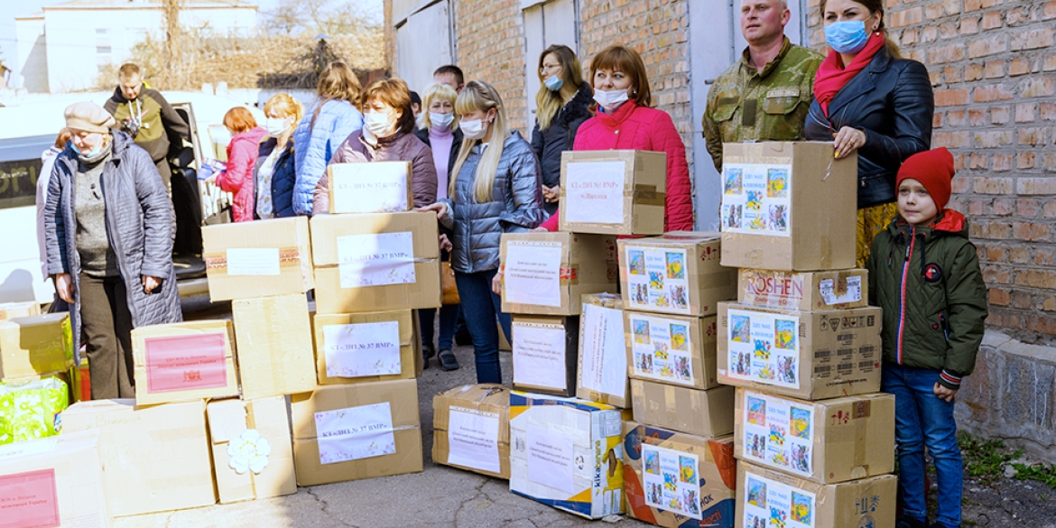 Вихованці дитсадочків Вінниці зібрали гуманітарну допомогу для воїнів 