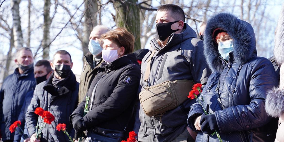 У Вінниці відбулось покладання квітів до пам'ятника загиблим у Афганістані