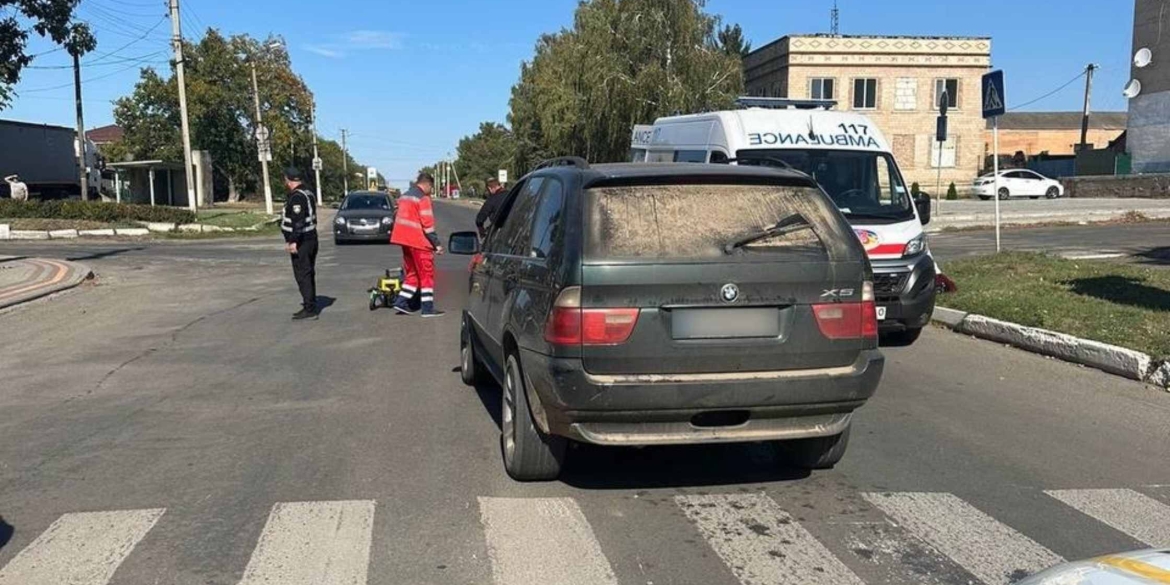 У Бершаді водій BMW збив пенсіонерку на переході