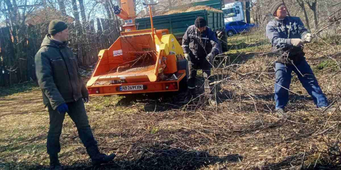 У Десні проходить весняне прибирання території 