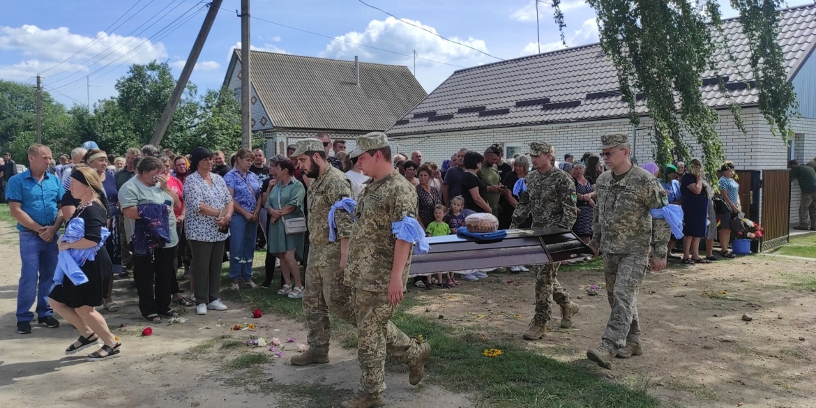 У Гайсинському районі прощались із земляком - отримав смертельне поранення на фронті