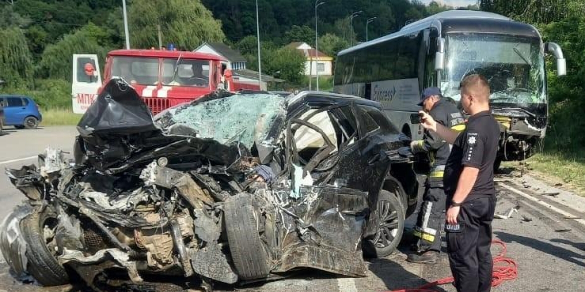 У Гайсинському районі водій вилетів на зустрічку: загинули всі, хто був у авто