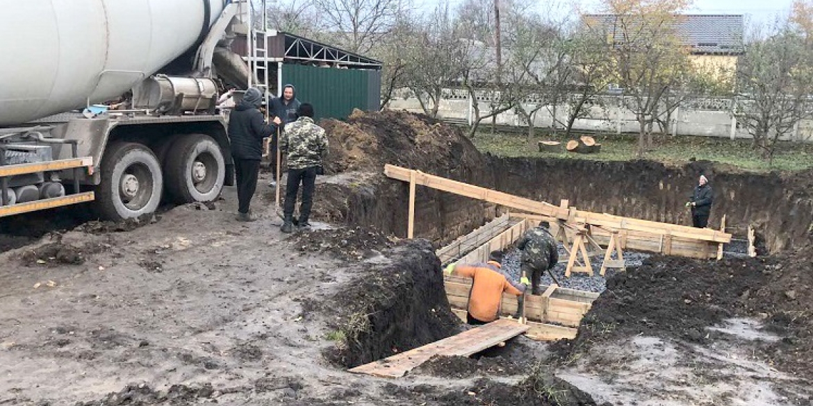 У Калинівці розпочали будівництво чергового укриття для дошкільнят