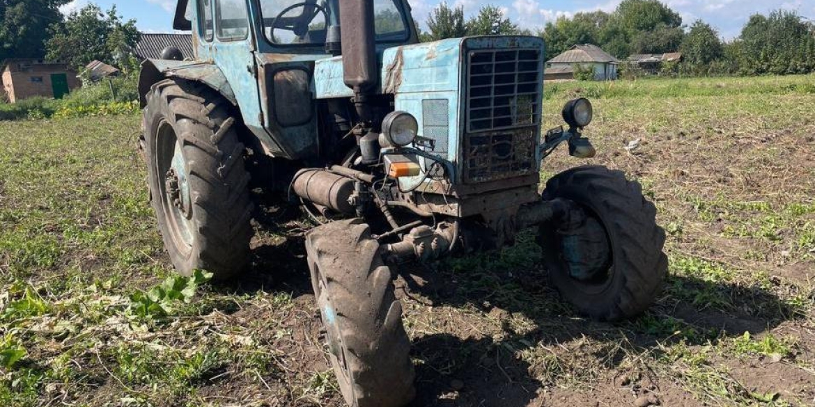 У Хмільницькому районі тракторист наїхав на жінку, яка збирала картоплю