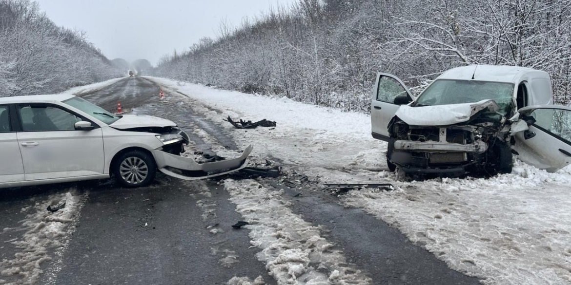 У Хмільницькому районі у ДТП загинув водій автомобіля Renault