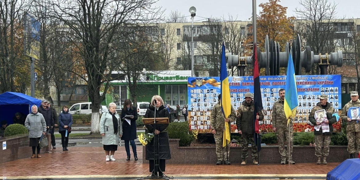 У Ладижині прощались із загиблим на Донеччині воїном