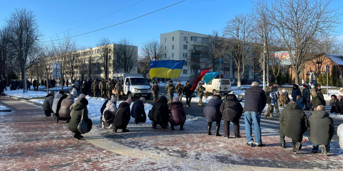 У Ладижині прощались з хоробрим помічником гранатометника