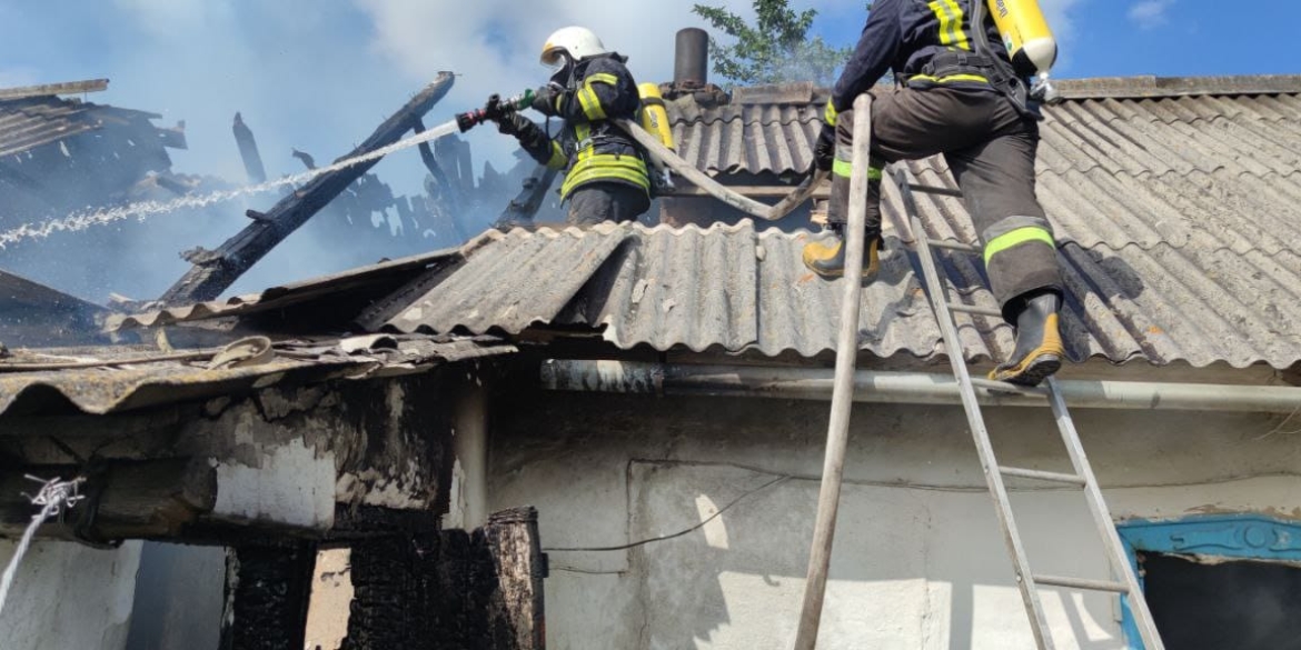 У Літинській громаді рятувальники гасили приватний будинок