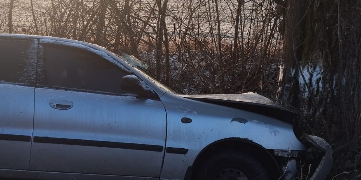 У Немирівському районі водій Daewoo Lanos з'їхав у кювет